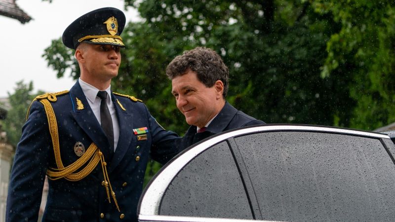 Unde a dispărut SPP-istul lui Nicușor Dan? De ce nu a mai fost văzut Ionuț, t&acirc;nărul care a pus rom&acirc;ncele pe jar, alături de președintele Rom&acirc;niei: &bdquo;E o persoană foarte profesionistă și foarte pozitivă&rdquo;