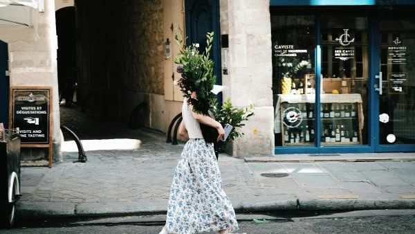 (P) Cum să surprinzi o femeie Fecioară cu buchetul ideal de flori?