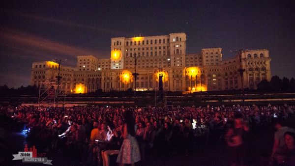 Program ZILELE BUCUREȘTIULUI 2025. Concerte, expoziții, lecturi &icirc;n aer liber, tururi ghidate și instalații spectaculoase te așteaptă &icirc;n Capitală &icirc;n weekendul 20-21 septembrie