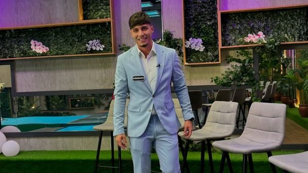 Criticat zilnic în ONLINE, Dorobanțu își pierde răbdarea! A vrut să audă TOATĂ LUMEA de la el. Ce le transmite concurentul din Casa Iubirii celor care îl atacă fără milă: "O să vă zic asta de fiecare dată". Mesajul care a închis gura tuturor