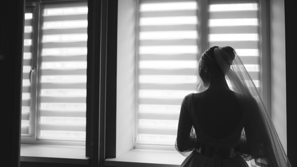 O influenceriță a intrat &icirc;n comă &icirc;n noaptea nunții! T&acirc;năra de 26 de ani a fost transportată de urgență la spital, &icirc;nsă medicii nu au mai putut să o salveze. A murit după două zile