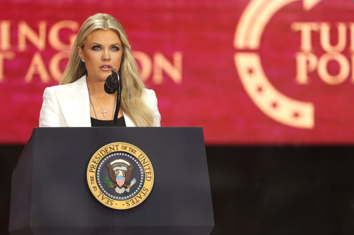 Erika Kirk comemorare Charlie Kirk