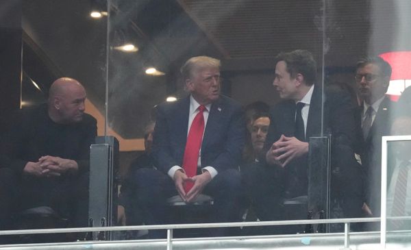 Trump și Musk, fata in fata la comemorarea lui Charlie Kirk: &bdquo;Am auzit că vrei să stăm de vorbă&rdquo; Ce și-au spus cu adevărat cei doi