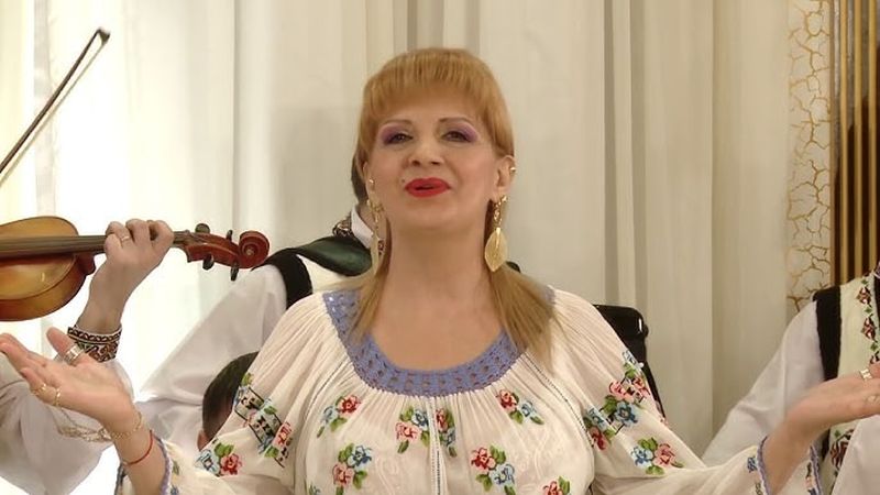 Durere fără margini &icirc;n familia regretatei artiste. Mama Ilenei Ciuculete a murit: "A jelit-o p&acirc;nă c&acirc;nd s-a dus la ea. Offf, că mult a suferit după fata ei".  Cine a făcut anunțul TRIST