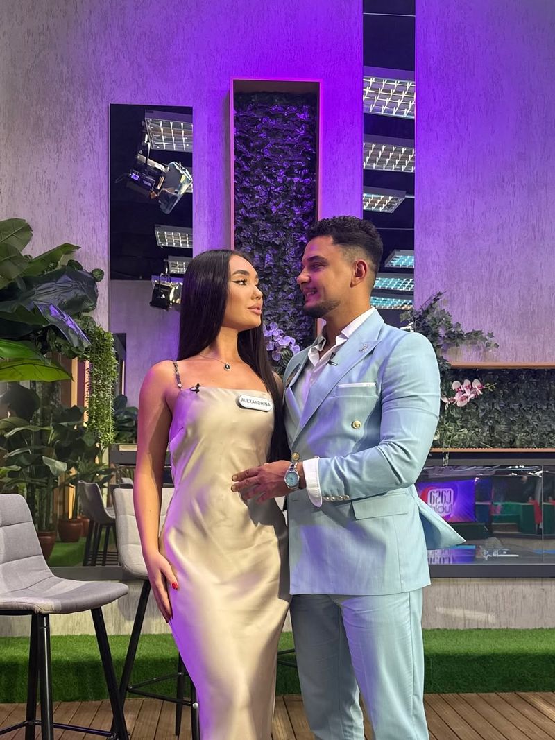 casa iubirii imagini cu Aleaxndrina