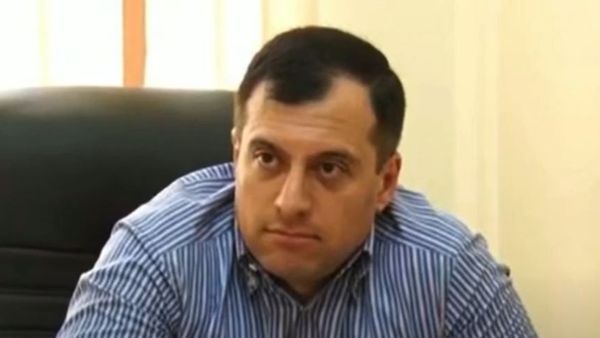 Moarte suspecta la v&acirc;rful elitei ruse! Un milionar căsătorit cu &bdquo;Regina Lumii&rdquo; a fost găsit mort &icirc;n toaleta consulatului armean din Sankt Petersburg