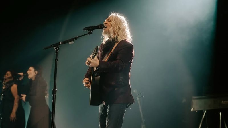 Surpriză &icirc;n lumea muzicii! Legenda rock-ului din anii &rsquo;80 a devenit tată la 64 de ani