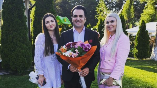 Părinții Andreei Cuciuc nu se pot &icirc;mpăca nici acum cu explicațiile medicilor privind moartea fiicei lor! Mama tinerei susține că aceasta a fost otrăvită de o m&acirc;nă criminală. Prima REACȚIE a lui Igor Cuciuc după declarațiile soției: &bdquo;&Icirc;mi arde sufletul&rdquo;