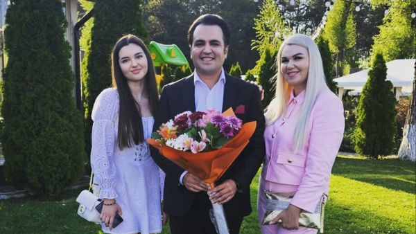 Părinții Andreei Cuciuc nu se pot împăca nici acum cu explicațiile medicilor privind moartea fiicei lor! Mama tinerei susține că aceasta a fost otrăvită de o mână criminală. Prima REACȚIE a lui Igor Cuciuc după declarațiile soției: „Îmi arde sufletul”