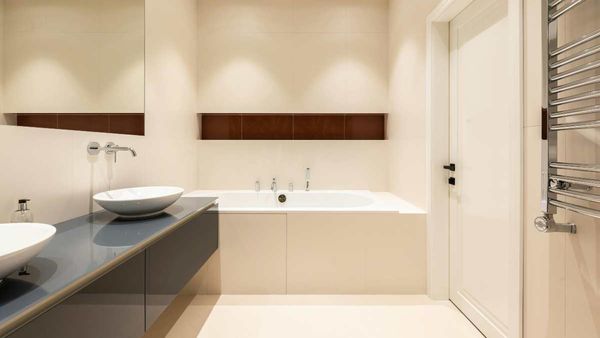 (P) Renovarea băii: Iată cum să alegi caloriferele potrivite pentru confort și eficiență energetică!