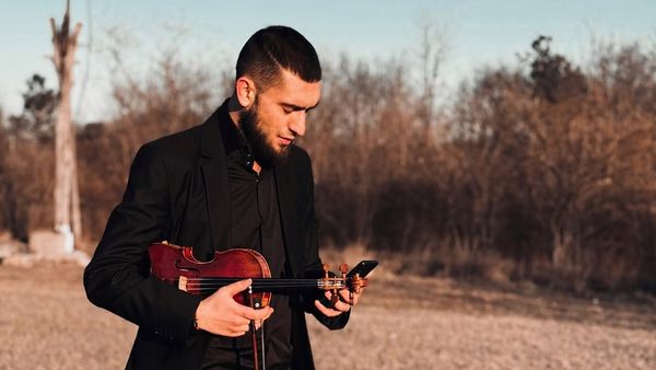 Adriana Ochișanu, despre traumele suferite de fiul ei! Interpreta nu a uitat niciodată cuvintele pe care i le-a spus Cristian după divorțul parintilor: „Este afectat și în prezent. Mi-e teamă că traumele îl vor urmări toata viata"