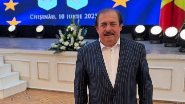 Surpriză pe scena POLITICĂ! Nicolae Botgros dă vioara pentru un mandat de deputat. Ce planuri are celebrul dirijor și violonist? Președintele Parlamentului, Igor Grosu: „Concertele sunt sâmbăta și duminica, iar acum, maestre, la datorie”