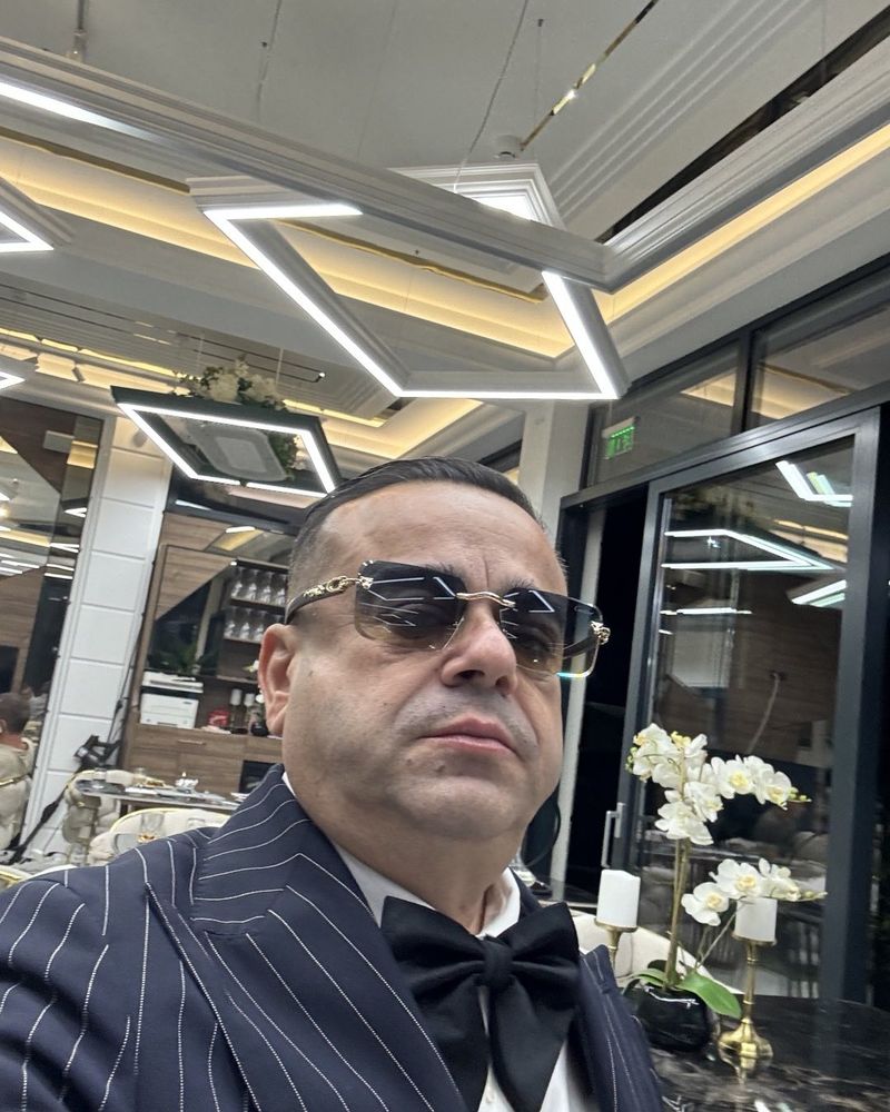 Adrian Minune a surprins pe toată lumea când a sărut-o pe Loredana Groza 