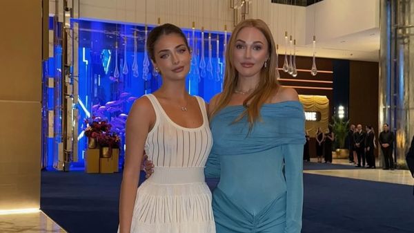 Val de reacții după ce Andreea Bostănică s-a fotografiat cu o actriță celebră: &bdquo;Nu e doar frumoasă pe exterior, ci și pe interior&rdquo;. Influencerița a izbucnit &icirc;n lacrimi c&acirc;nd a văzut-o pe vedetă