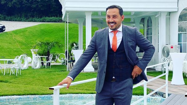 Ștefan Stan, adevărul despre divorțul de fosta soție: „Nu e secret pentru nimeni”. Artistul NU a rupt definitiv legătura cu mama fetițelor sale. Cum se înțeleg acum?