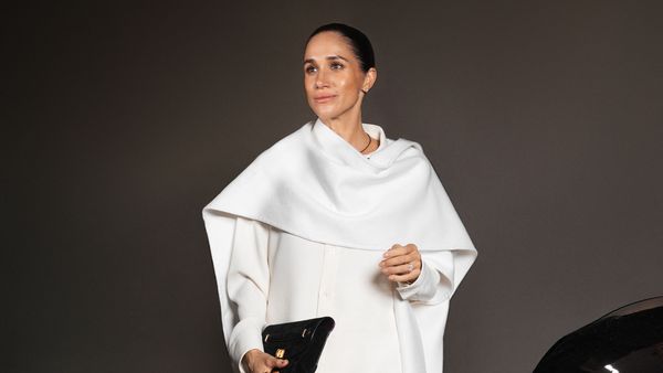 Meghan Markle, acuzată de lipsă de respect: și-a filmat picioarele în limuzină, la câțiva metri de locul unde a murit prințesa Diana