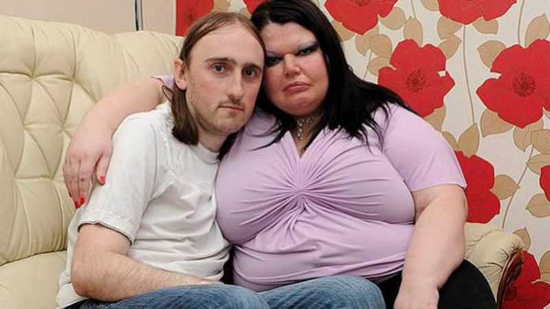 Cea mai geloasă femeie din lume își testează soțul într-un mod incredibil