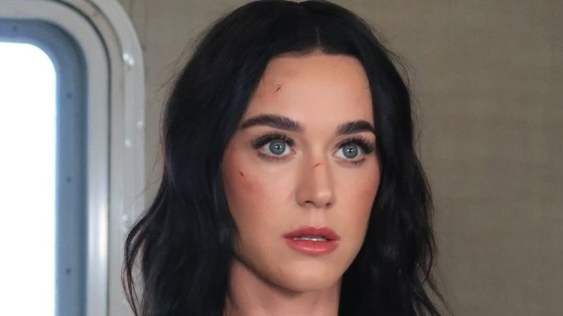 Katy Perry, surprinsă &icirc;n ipostaze tandre cu Justin Trudeau! Fostul premier al Canadei și diva pop, surprinși &icirc;n &icirc;mbrățișări fierbinți pe un iaht de lux