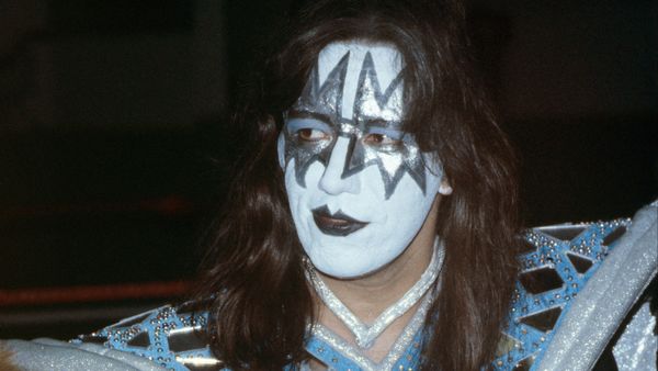 Ace Frehley, legendarul chitarist și cofondator al trupei KISS, a murit la 74 de ani. Muzicianul căzuse în studioul său de înregistrări luna trecută