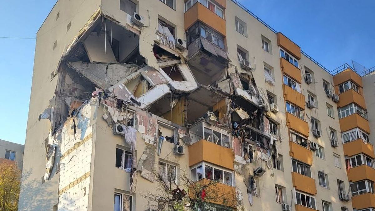 Blocul din sectorul 5 cu risc de colaps