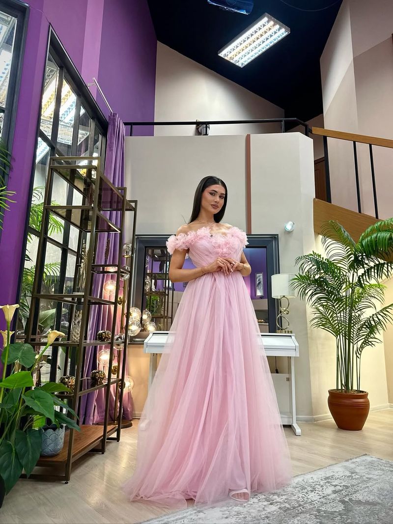 Noul concurent pare să fie interesat de Lia 