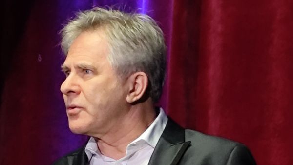 Ce se întâmplă în aceste momente cu Doru Octavian? Actorului i s-a făcut rău înaintea unui spectacol și a ajuns în stare gravă la spital. Declarațiile familiei: „Are nevoie mai mult ca niciodată de respectul și gândul vostru bun”