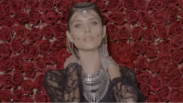 Akcent și Sandra N fac echipă &icirc;n piesa "Amor Gitana". HIT-ul cucerește din prima secundă&nbsp;