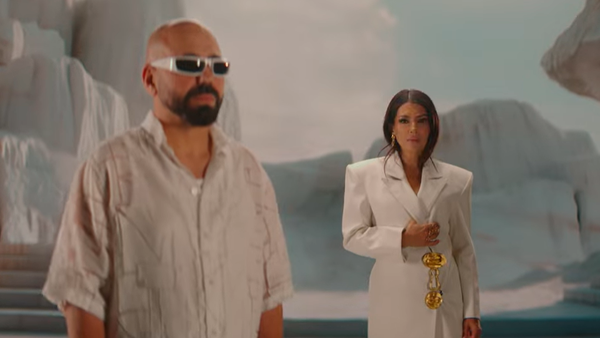 Celia și DJ Sava au lansat "Your love&rdquo;. Piesa a ajuns instant la inimile ascultătorilor: "Sunt mulți ani de c&acirc;nd eu și DJ Sava ne doream această colaborare, nu a fost să fie atunci, &icirc;nsă se pare că acum este momentul potrivit"