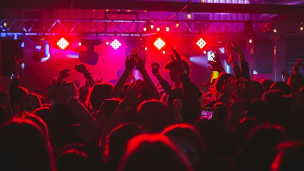 Ce faci în weekendul 31 octombrie - 2 noiembrie 2025. Unde au loc cele mai tari petreceri de Halloween din București? Lista completă a concertelor, spectacolelor și târgurilor