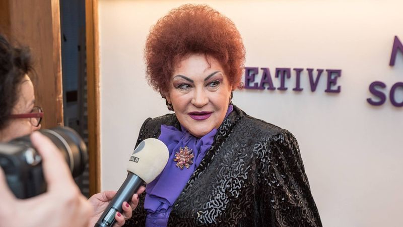 Gestul făcut de Elena Merișoreanu pentru o bunicuță într-un supermarket! Îndrăgita interpretă, profund mișcată de lipsurile cu care se confruntă pensionarii din România: „Ce-i asta? Dar chiar nu vede nimeni că bătrânii o duc rău?”