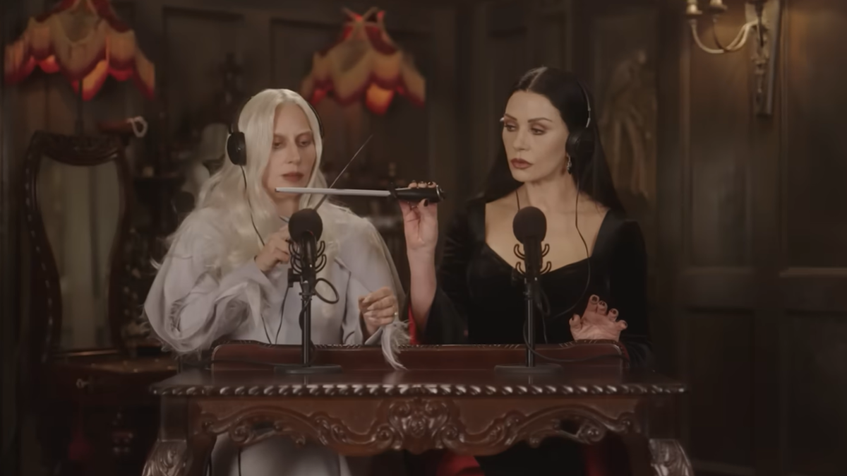  Lady Gaga și Catherine Zeta-Jones Morbid ASMR