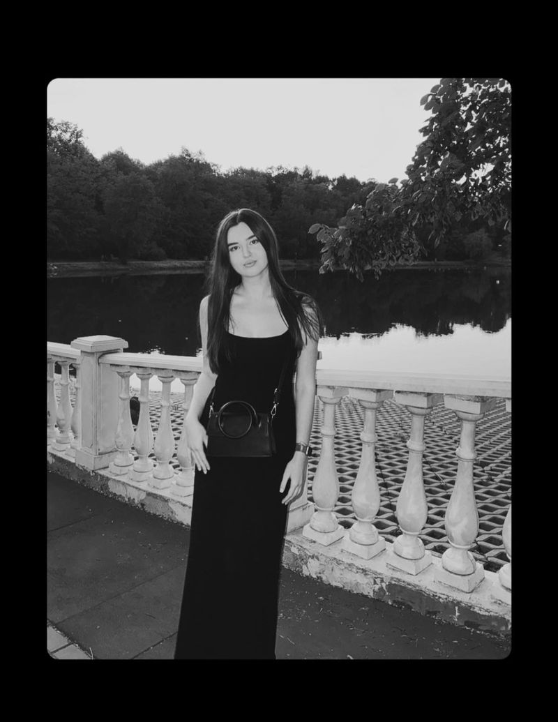 Alexandra Cuhuteac Andreea Cuciuc 