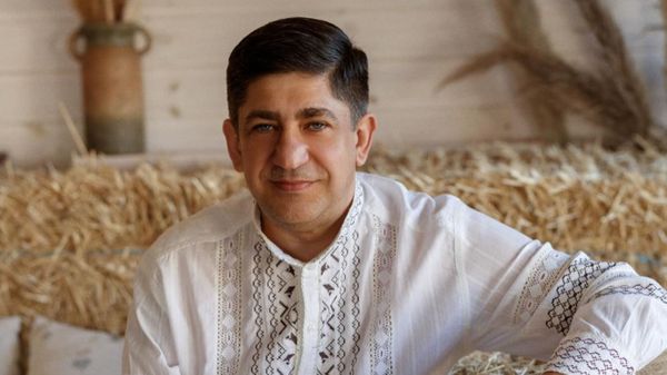Corneliu Botgros, noi declarații despre Anișoara Dabija: &bdquo;Ea la toate sărbătorile era prezentă &icirc;n casa noastră. Nimeni nu a știut...&rdquo; Fiul lui Nicolae Botgros refuză orice comunicare cu fosta amantă a tatălui său. C&acirc;t de des se &icirc;nt&acirc;lnește cu sora lui?