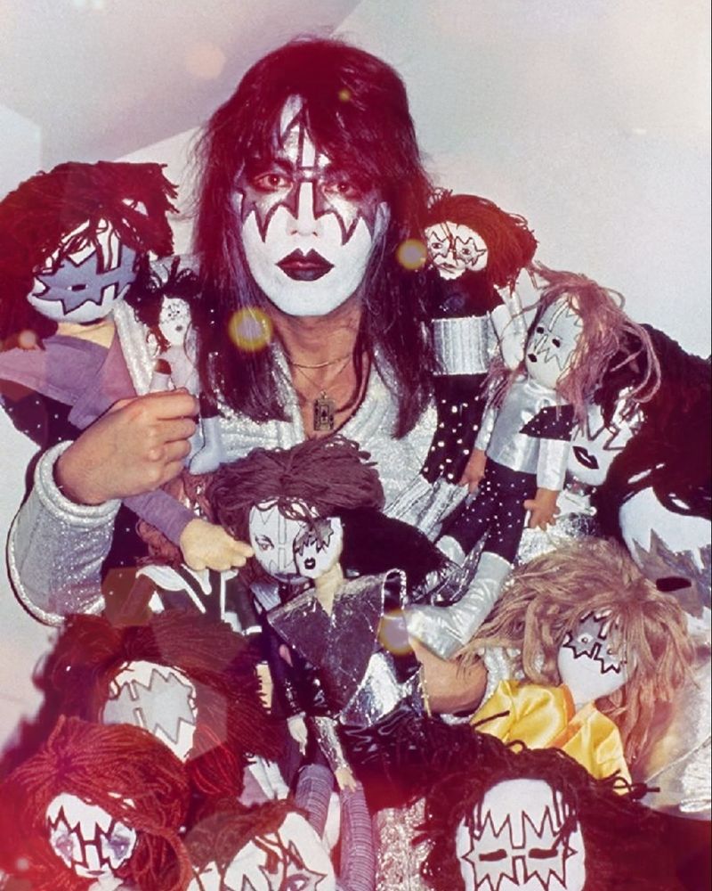 Ace Frehley a murit la 74 de ani