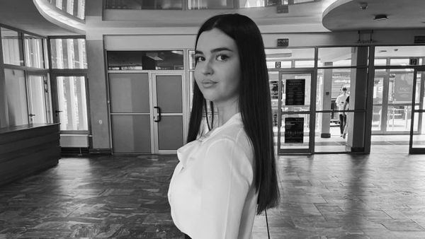 Un an de la tragedia care le-a fr&acirc;nt inimile Dianei și lui Igor Cuciuc! Fiica lor, Andreea, s-a stins din viață &icirc;n seara fatidică de 15 noiembrie: &bdquo;E tare greu să trăim cu această durere. Știu ca nu ai vrut sa te duci de la noi, nu a fost voia ta....&rdquo;