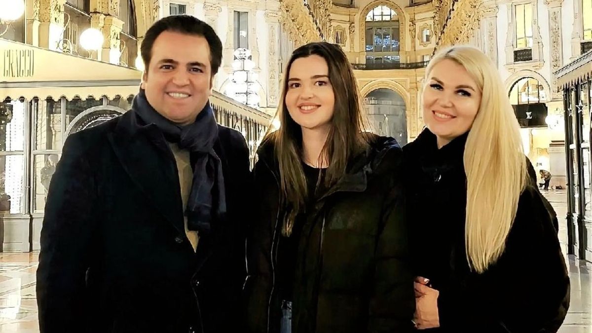 C&acirc;nd VISELE se fr&acirc;ng, răm&acirc;n AMINTIRILE. Igor Cuciuc, moment emoționant alături de fiica sa, Andreea Cuciuc. Este o amintire care DOARE, dar care răm&acirc;ne veșnic &icirc;n inima lui: "C&acirc;te concerte urmau, c&acirc;te duete noi&hellip;dar visele ni s-au spulberat pe 15 Noiembrie"