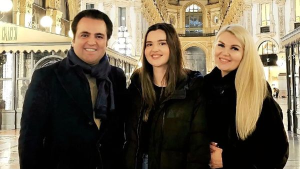 Când VISELE se frâng, rămân AMINTIRILE. Igor Cuciuc, moment emoționant alături de fiica sa, Andreea Cuciuc. Este o amintire care DOARE, dar care rămâne veșnic în inima lui: "Câte concerte urmau, câte duete noi…dar visele ni s-au spulberat pe 15 Noiembrie"