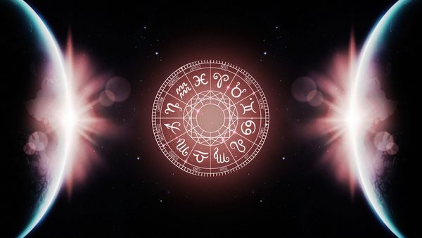 HOROSCOP 20 noiembrie 2025. Totul se schimbă în viața zodiilor odată cu Luna Nouă în Scorpion. Le așteaptă transformări spectaculoase, revelații și surprize majore. Norocul va fi de partea lor în perioada următoare