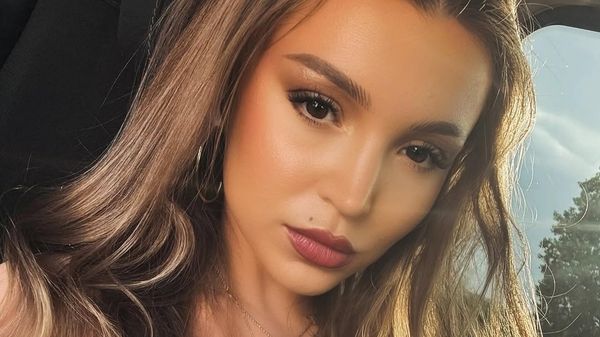 Ce se &icirc;nt&acirc;mplă cu Veronica &icirc;n aceste momente? NU O SĂ CREZI ce le-a cerut concurenta din Casa Iubirii susținătorilor: "Vă rog să...". Toți așteaptă răspunsuri după postarea ei din mediul online... și NIMENI nu știe ce urmează