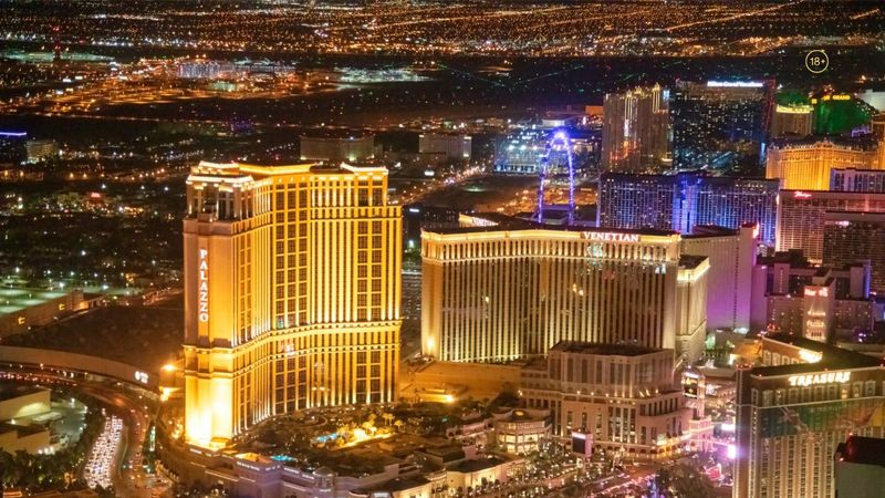 (P) Atmosfera din Las Vegas, preluată de cazinourile online: strălucire generală, sloturi tematice