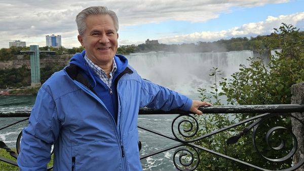 Doru Octavian Dumitru vorbește pentru prima dată după ce a fost operat de urgență: "Mulțumesc Dumnezeul meu pentru că am fost...". Durerea, frica și lupta au fost grele, dar acum actorul transmite un mesaj emoționant. CUM SE SIMTE cu adevărat