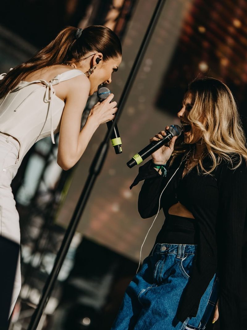 Theo Rose și Alessandra