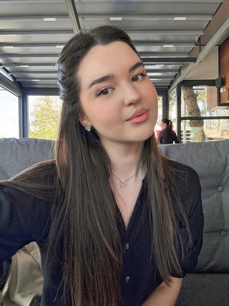 Andreea Cuciuc a murit la doar 17 ani 