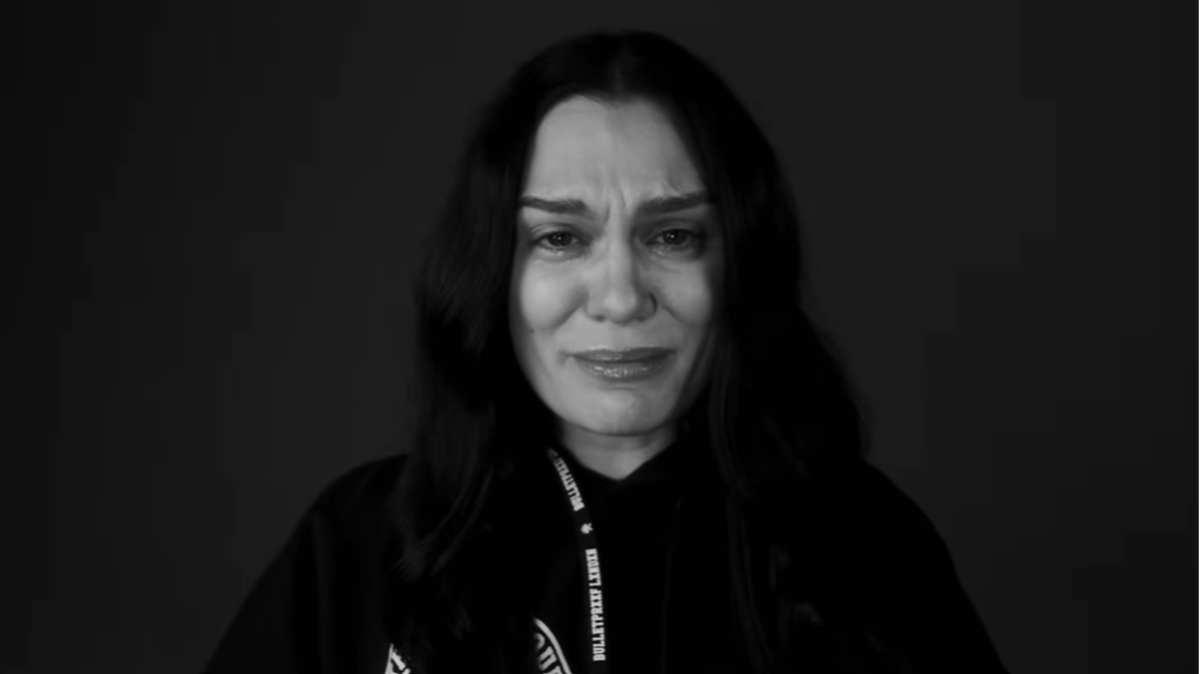 Jessie J a lansat videoclipul piesei "I'll Never Know Why".