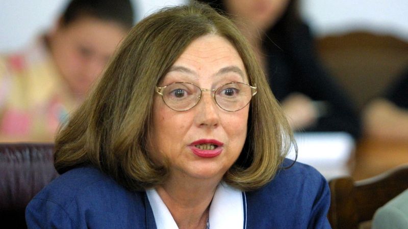 Ce ar fi provocat moartea&nbsp;Rodicăi Stănoiu, fost ministru al Justiției? Apropiații ei sunt profund DEVASTAȚI: "Voi răm&acirc;ne mereu cu regretul ca n-am scris cartea aceea de dezvăluiri pe care ne-am propus-o, &icirc;n așteptarea unui răspuns de sărbători"