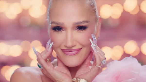 VIDEOCLIP: Gwen Stefani - Shake The Snow Globe