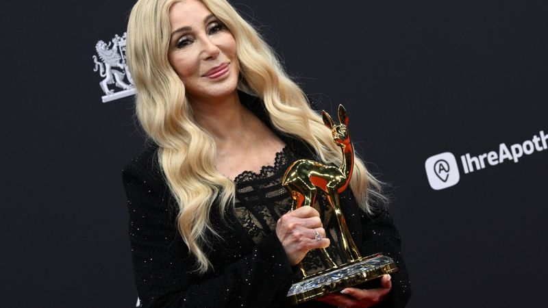 Cher, la 79 de ani, &icirc;și șochează fanii: Se mărită cu iubitul de 39 de ani &icirc;nainte de a &icirc;mplini 80!