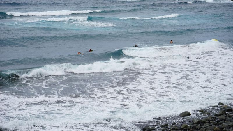 Cu cine a vorbit Ana, rom&acirc;nca decedată &icirc;n Tenerife, &icirc;nainte să fie luată de valul uriaș? Chiar dacă se afla &icirc;n vacanță, g&acirc;ndul ei era la oamenii vulnerabili pe care obișnuia să &icirc;i ajute acasă: &bdquo;&Icirc;i era aproape imposibil să...&rdquo;