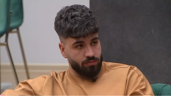 Un fost concurent din Casa Iubirii &icirc;l acuză dur pe Moldo și &icirc;i dă TERMEN LIMITĂ: "Cum vine treaba asta? Te asigur că o să te...". Un alt concurent este martor la cele &icirc;nt&acirc;mplate. Cum s-a ajuns aici și DE CE a recurs la acest gest, știind că o să fie prins
