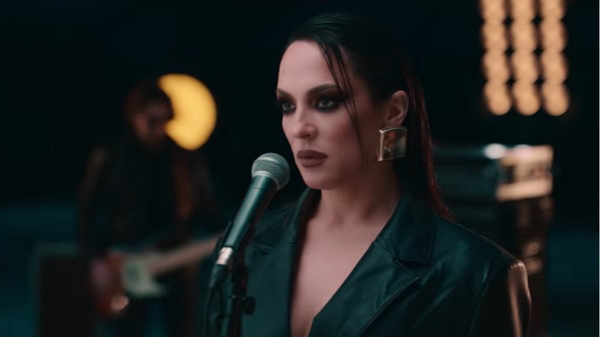 Tania Turtureanu a lansat piesa "Cine Are"